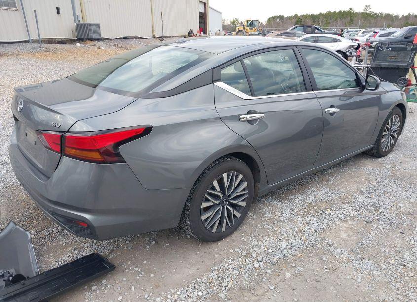 Photo 4 of 2023 Nissan Altima SV FWD (VIN 1N4BL4DV7PN326099)