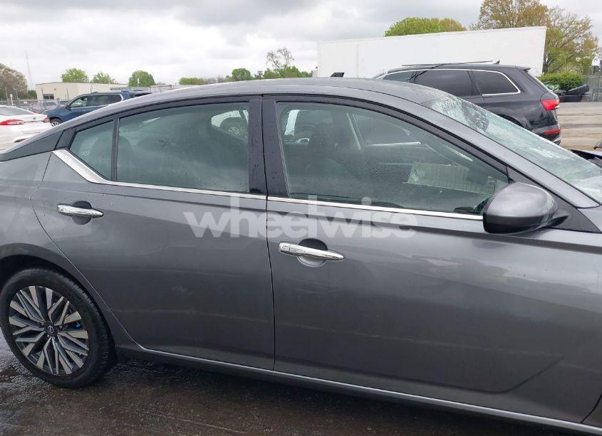 Photo 13 of 2023 Nissan Altima SV FWD (VIN 1N4BL4DV7PN328287)