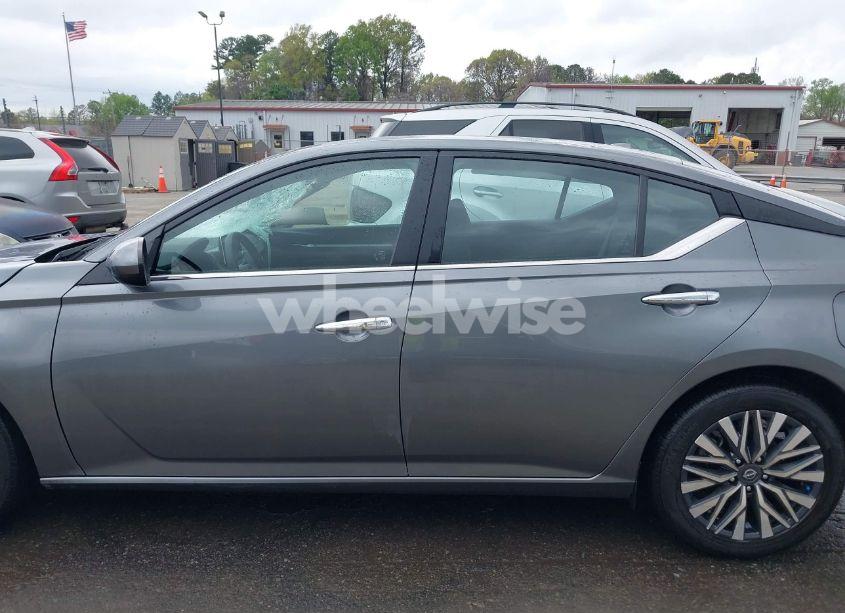 Photo 14 of 2023 Nissan Altima SV FWD (VIN 1N4BL4DV7PN328287)