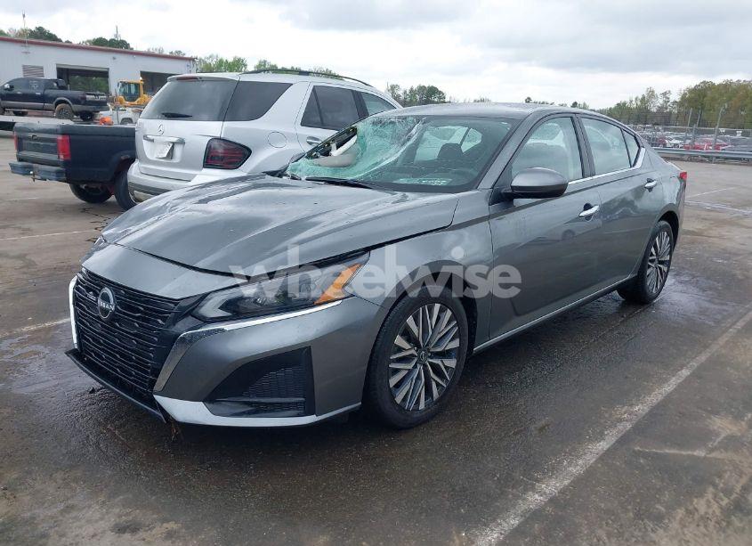 Photo 2 of 2023 Nissan Altima SV FWD (VIN 1N4BL4DV7PN328287)