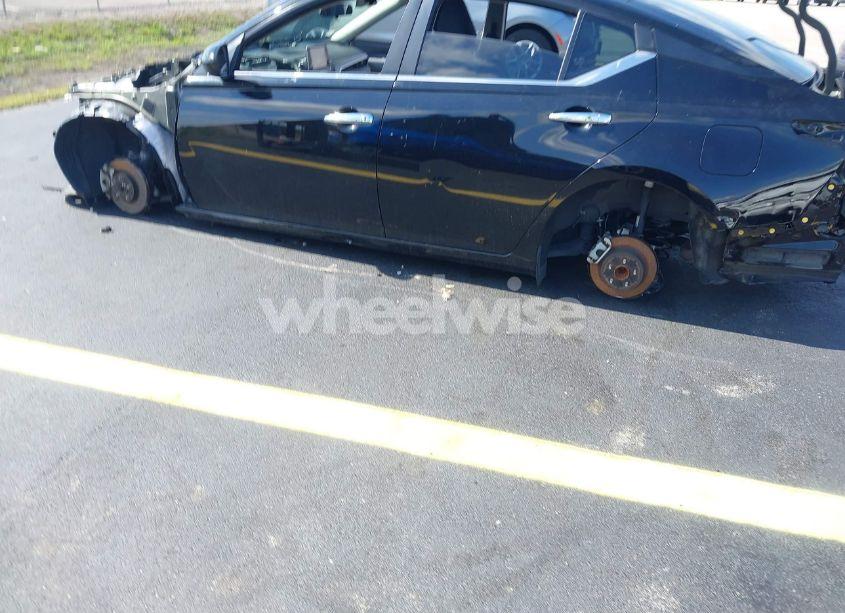 Photo 14 of 2023 Nissan Altima SV FWD (VIN 1N4BL4DV7PN331707)