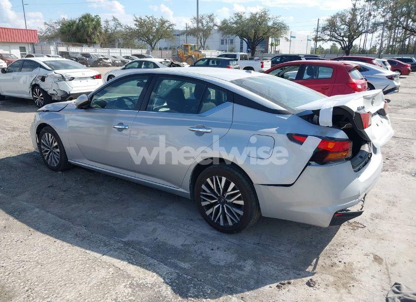 Photo 3 of 2023 Nissan Altima SV FWD (VIN 1N4BL4DV7PN340259)