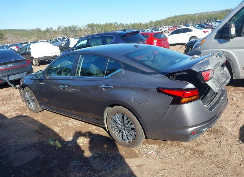 Photo 14 of 2023 Nissan Altima SV FWD (VIN 1N4BL4DV7PN345574)