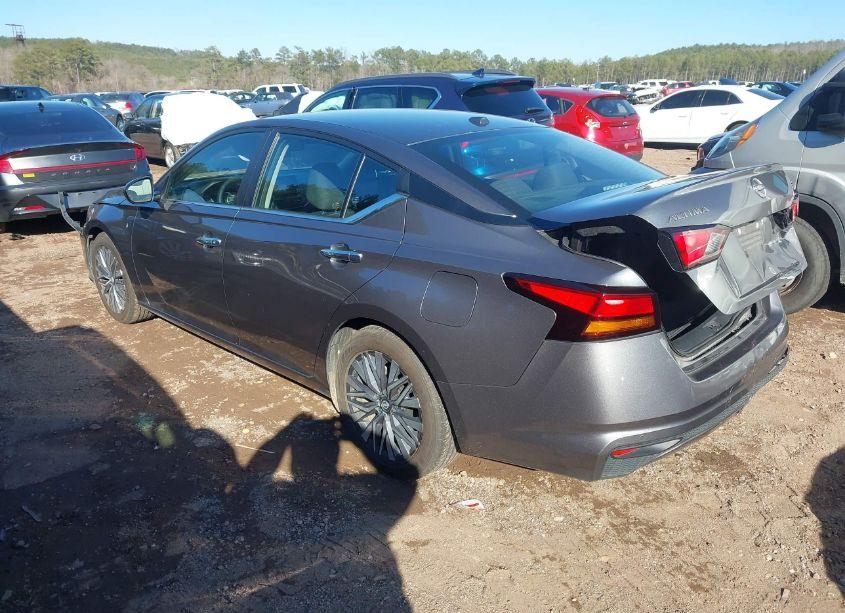 Photo 3 of 2023 Nissan Altima SV FWD (VIN 1N4BL4DV7PN345574)