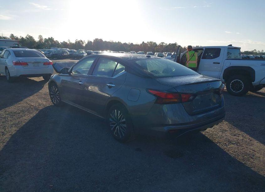 Photo 3 of 2023 Nissan Altima SV FWD (VIN 1N4BL4DV7PN346529)