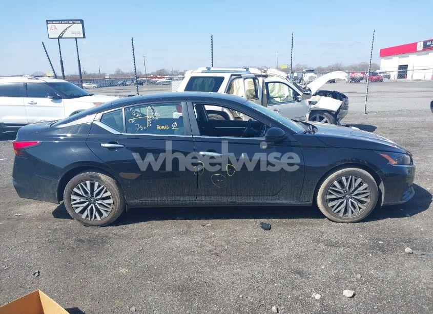Photo 13 of 2023 Nissan Altima SV FWD (VIN 1N4BL4DV7PN387968)