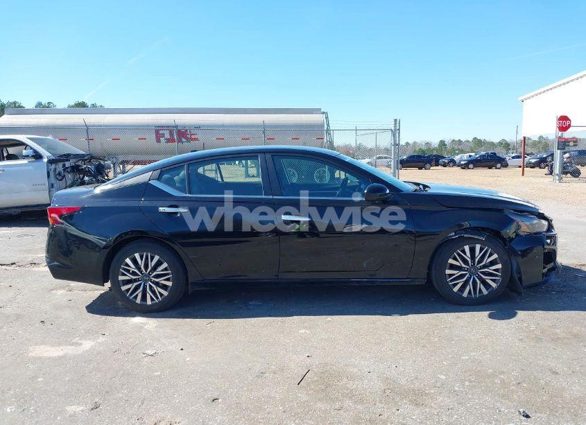 Photo 13 of 2023 Nissan Altima SV FWD (VIN 1N4BL4DV7PN388408)