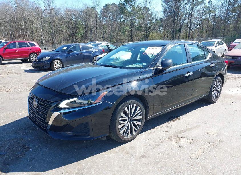 Photo 2 of 2023 Nissan Altima SV FWD (VIN 1N4BL4DV7PN388408)