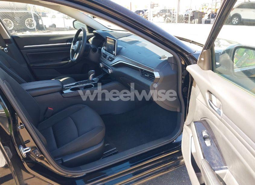 Photo 5 of 2023 Nissan Altima SV FWD (VIN 1N4BL4DV7PN388408)