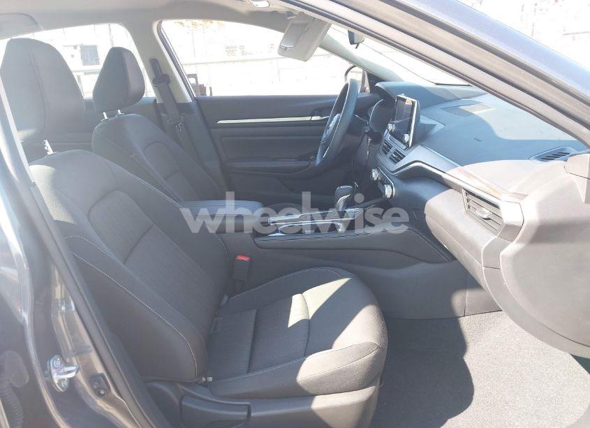 Photo 5 of 2023 Nissan Altima SV FWD (VIN 1N4BL4DV7PN398839)