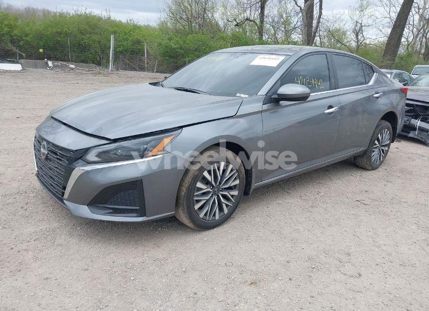 Photo 2 of 2023 Nissan Altima SV FWD (VIN 1N4BL4DV7PN413629)