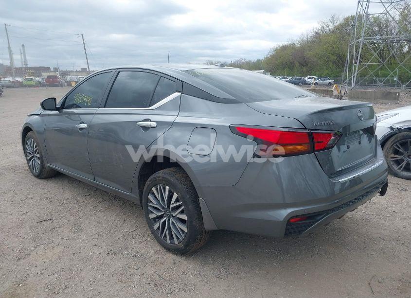 Photo 3 of 2023 Nissan Altima SV FWD (VIN 1N4BL4DV7PN413629)