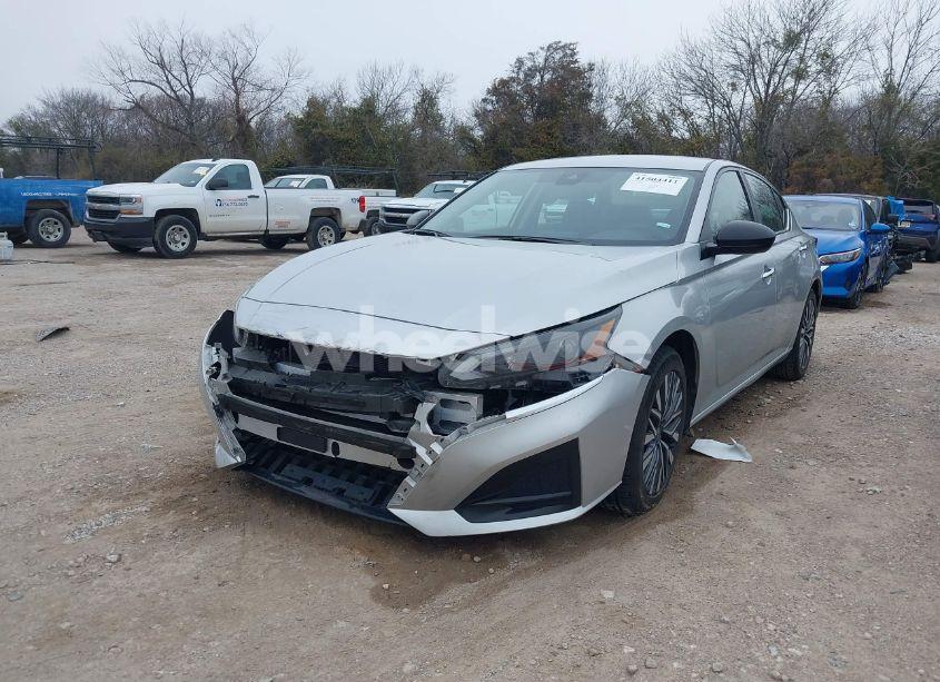 Photo 2 of 2024 Nissan Altima SV FWD (VIN 1N4BL4DV7RN304056)