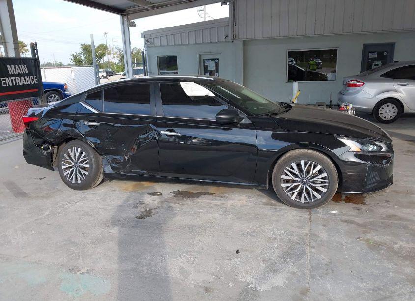 Photo 13 of 2024 Nissan Altima SV FWD (VIN 1N4BL4DV7RN305787)