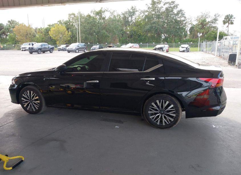 Photo 14 of 2024 Nissan Altima SV FWD (VIN 1N4BL4DV7RN305787)
