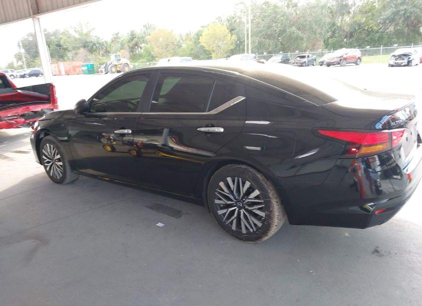 Photo 3 of 2024 Nissan Altima SV FWD (VIN 1N4BL4DV7RN305787)