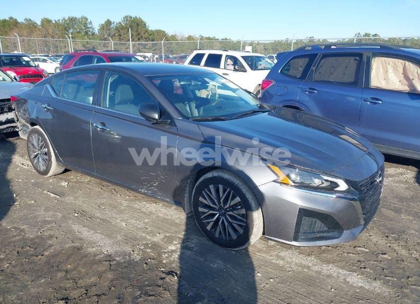 2024 Nissan Altima SV FWD (VIN 1N4BL4DV7RN328213) main photo