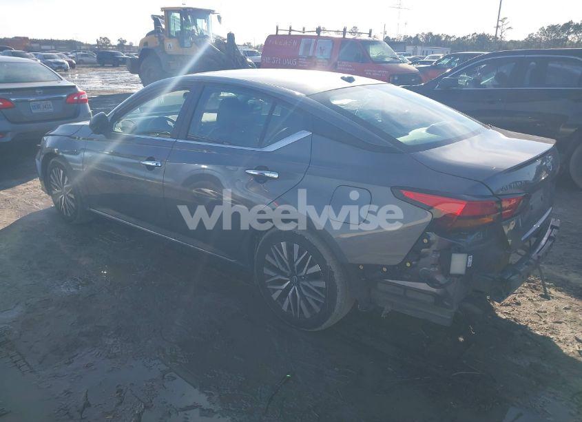 Photo 3 of 2024 Nissan Altima SV FWD (VIN 1N4BL4DV7RN328213)