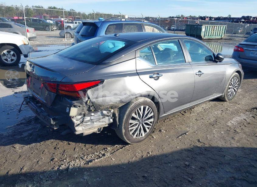 Photo 4 of 2024 Nissan Altima SV FWD (VIN 1N4BL4DV7RN328213)