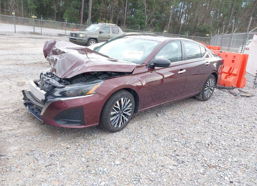 Photo 2 of 2024 Nissan Altima SV FWD (VIN 1N4BL4DV7RN335582)