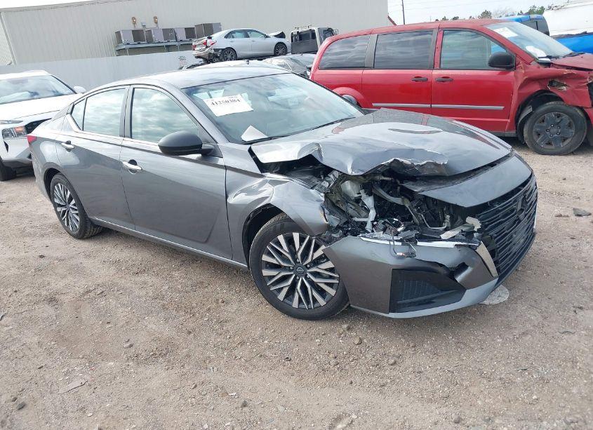 2024 Nissan Altima SV FWD (VIN 1N4BL4DV7RN353936) main photo