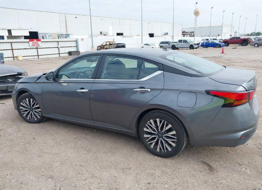 Photo 14 of 2024 Nissan Altima SV FWD (VIN 1N4BL4DV7RN353936)