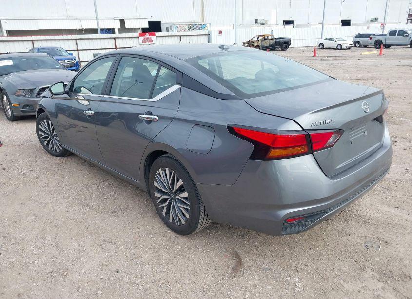 Photo 3 of 2024 Nissan Altima SV FWD (VIN 1N4BL4DV7RN353936)