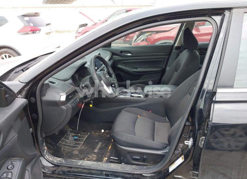 Photo 5 of 2024 Nissan Altima SV FWD (VIN 1N4BL4DV7RN366492)