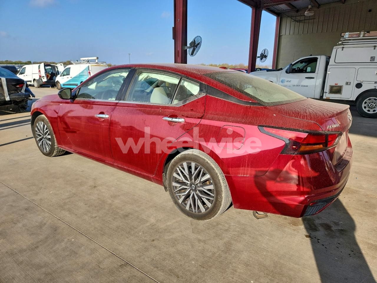 Photo 2 of 2025 NISSAN ALTIMA SV (VIN 1N4BL4DV7SN302944)