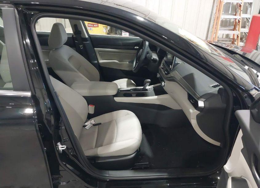 Photo 5 of 2025 Nissan Altima SV FWD (VIN 1N4BL4DV7SN316522)