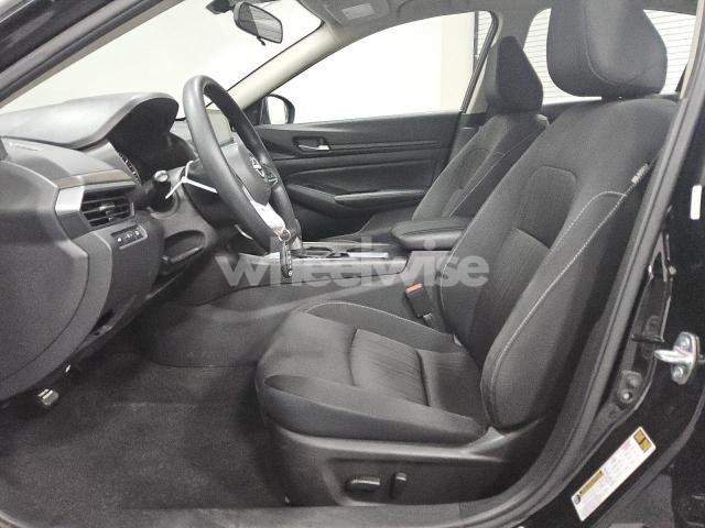 Photo 2 of 2025 NISSAN ALTIMA SV (VIN 1N4BL4DV7SN323700)