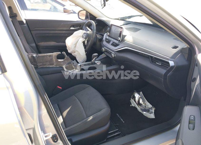 Photo 5 of 2025 Nissan Altima SV FWD (VIN 1N4BL4DV7SN357393)