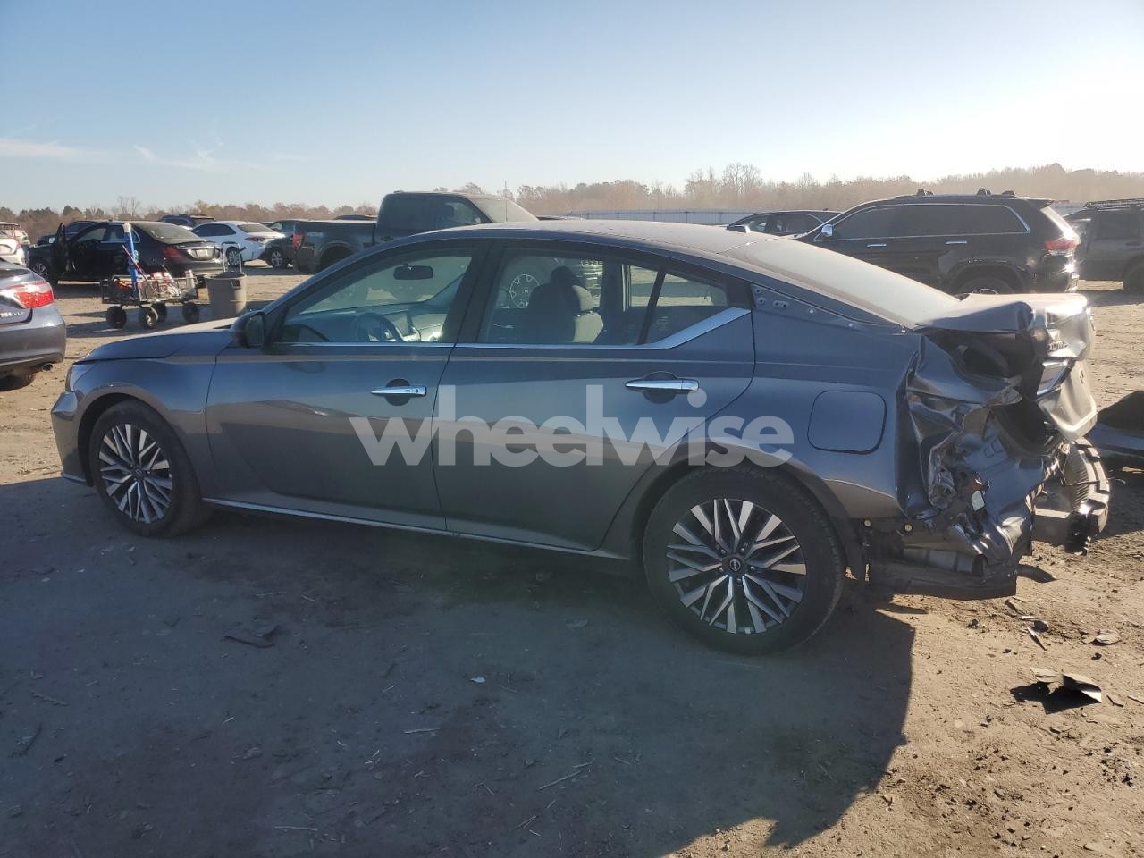 Photo 2 of 2025 NISSAN ALTIMA SV (VIN 1N4BL4DV7SN368569)