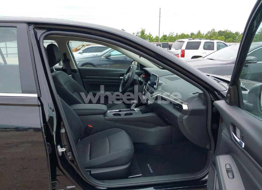 Photo 5 of 2025 Nissan Altima SV FWD (VIN 1N4BL4DV7SN398042)