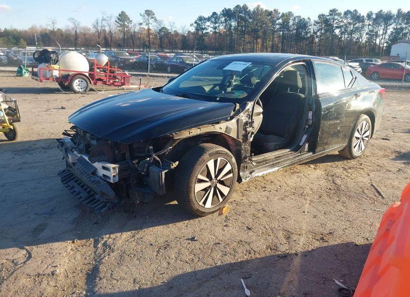 Photo 2 of 2019 Nissan Altima 2.5 SV (VIN 1N4BL4DV8KC111593)