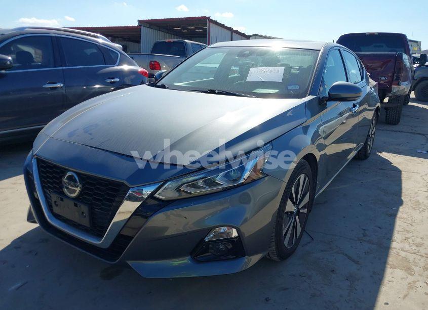 Photo 2 of 2019 Nissan Altima 2.5 SV (VIN 1N4BL4DV8KC132878)