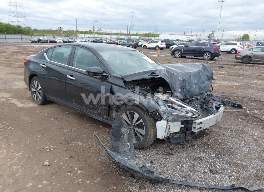 2019 Nissan Altima 2.5 SV (VIN 1N4BL4DV8KC165542) main photo