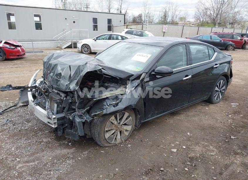 Photo 2 of 2019 Nissan Altima 2.5 SV (VIN 1N4BL4DV8KC165542)