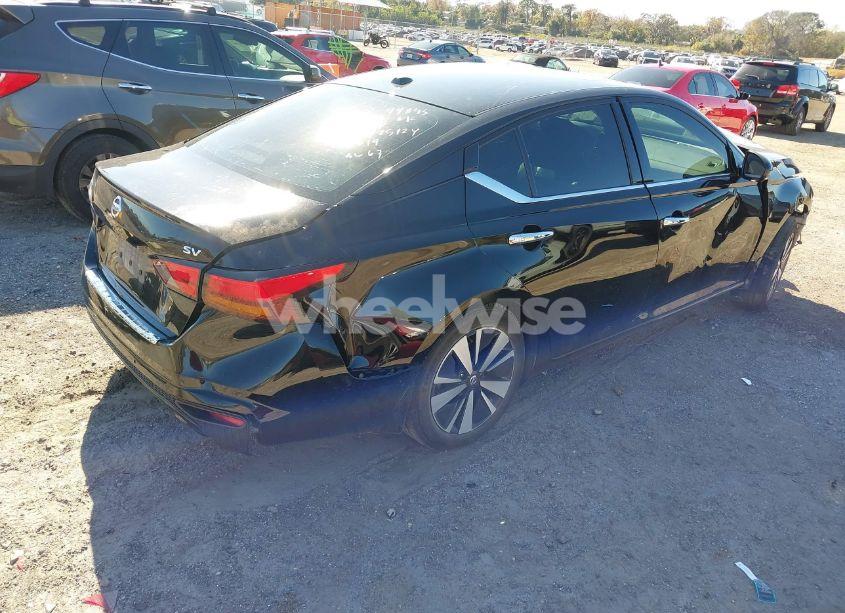 Photo 4 of 2020 Nissan Altima SV FWD (VIN 1N4BL4DV8LC265092)