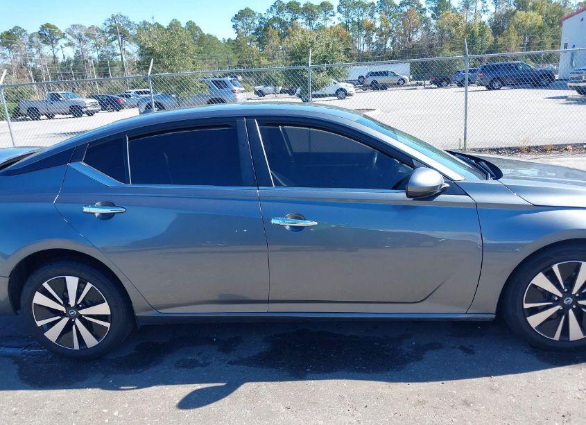 Photo 13 of 2021 Nissan Altima SV FWD (VIN 1N4BL4DV8MN307945)