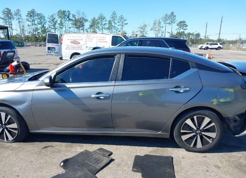 Photo 14 of 2021 Nissan Altima SV FWD (VIN 1N4BL4DV8MN307945)