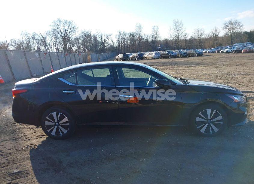 Photo 13 of 2021 Nissan Altima SV FWD (VIN 1N4BL4DV8MN311770)