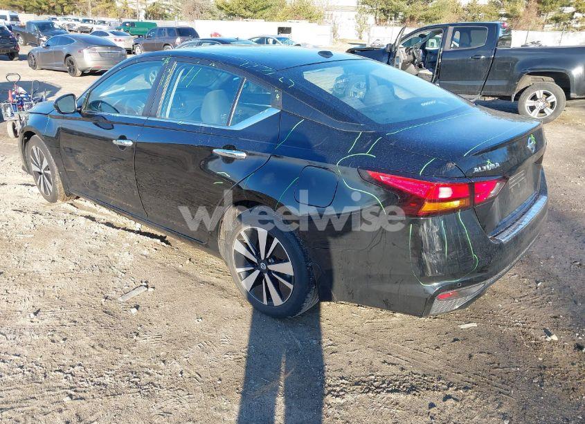 Photo 3 of 2021 Nissan Altima SV FWD (VIN 1N4BL4DV8MN311770)