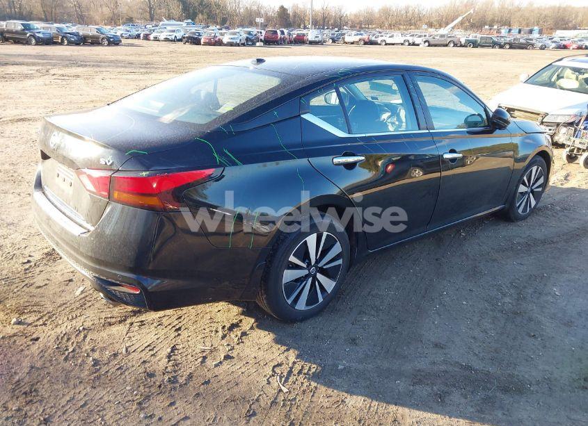 Photo 4 of 2021 Nissan Altima SV FWD (VIN 1N4BL4DV8MN311770)
