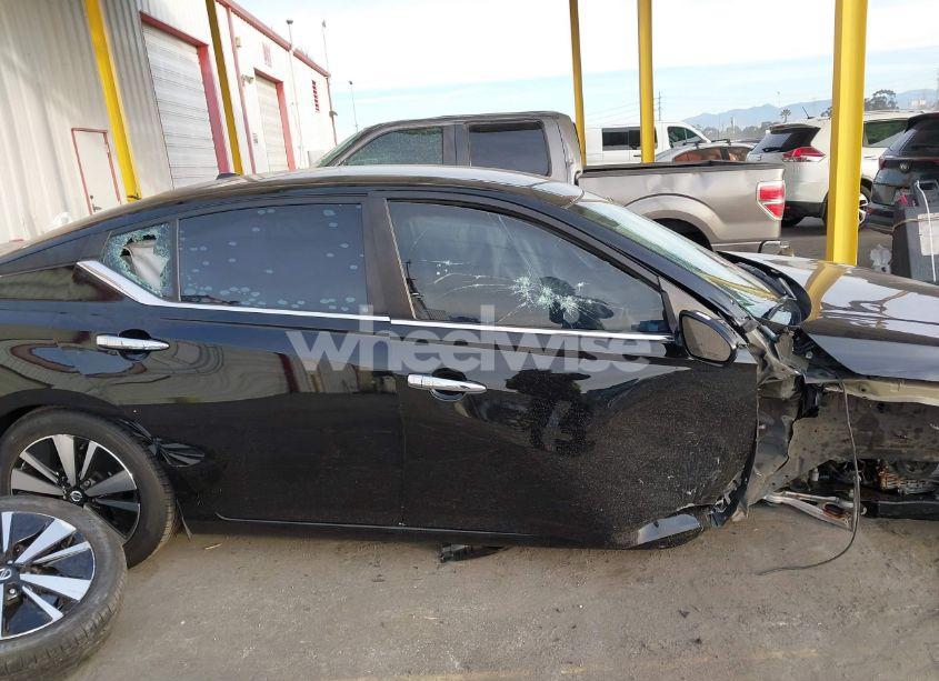 Photo 13 of 2021 Nissan Altima SV FWD (VIN 1N4BL4DV8MN333137)