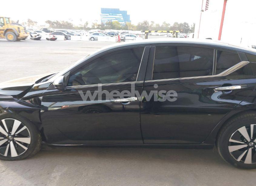 Photo 14 of 2021 Nissan Altima SV FWD (VIN 1N4BL4DV8MN333137)