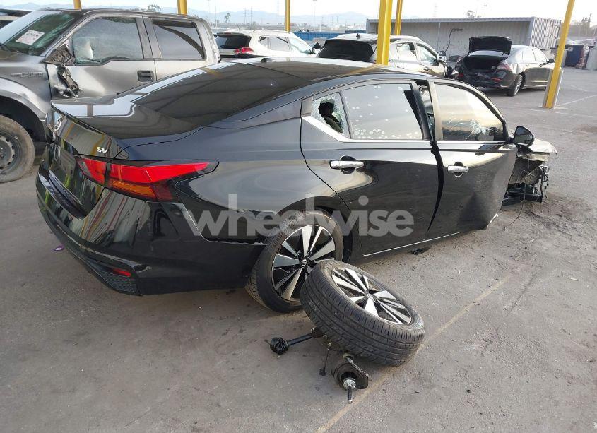 Photo 4 of 2021 Nissan Altima SV FWD (VIN 1N4BL4DV8MN333137)