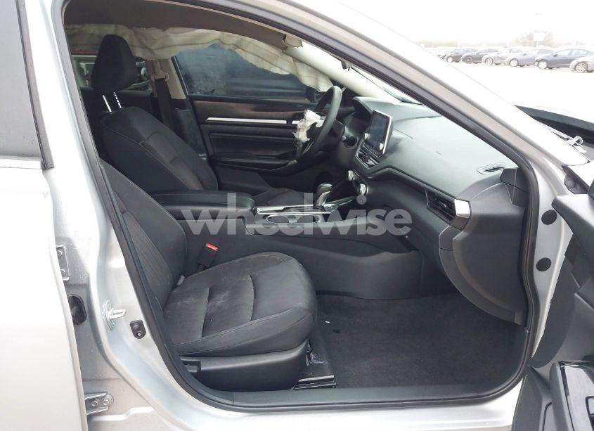 Photo 5 of 2021 Nissan Altima SV FWD (VIN 1N4BL4DV8MN357776)