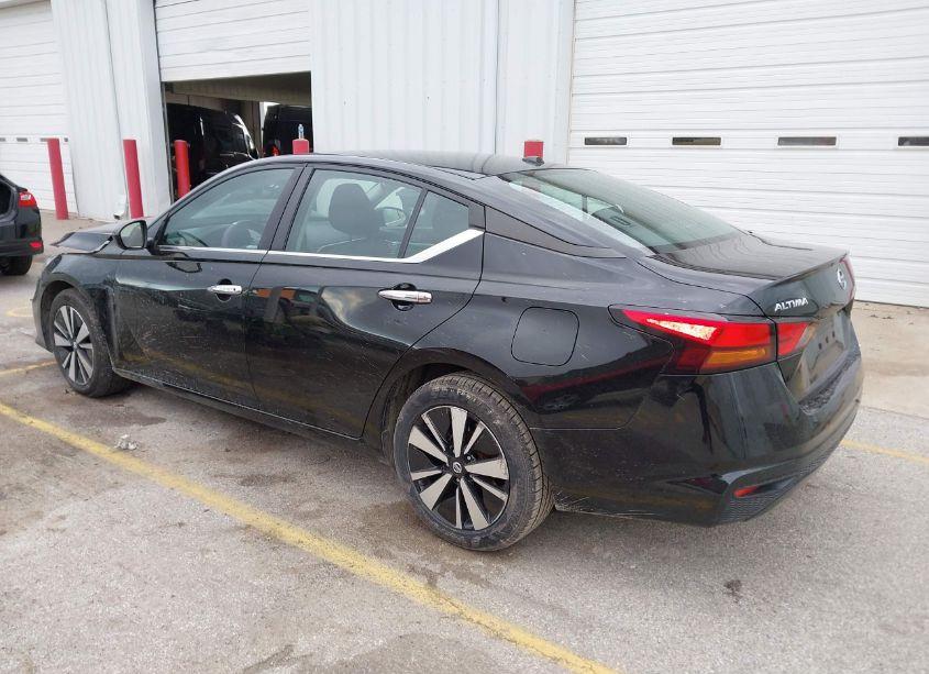 Photo 3 of 2021 Nissan Altima SV FWD (VIN 1N4BL4DV8MN360581)