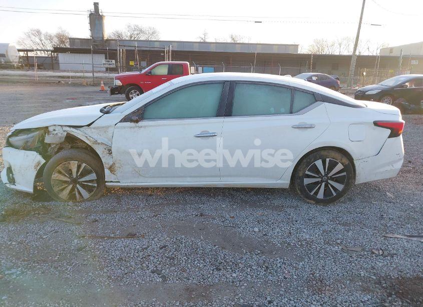 Photo 14 of 2021 Nissan Altima SV FWD (VIN 1N4BL4DV8MN408256)